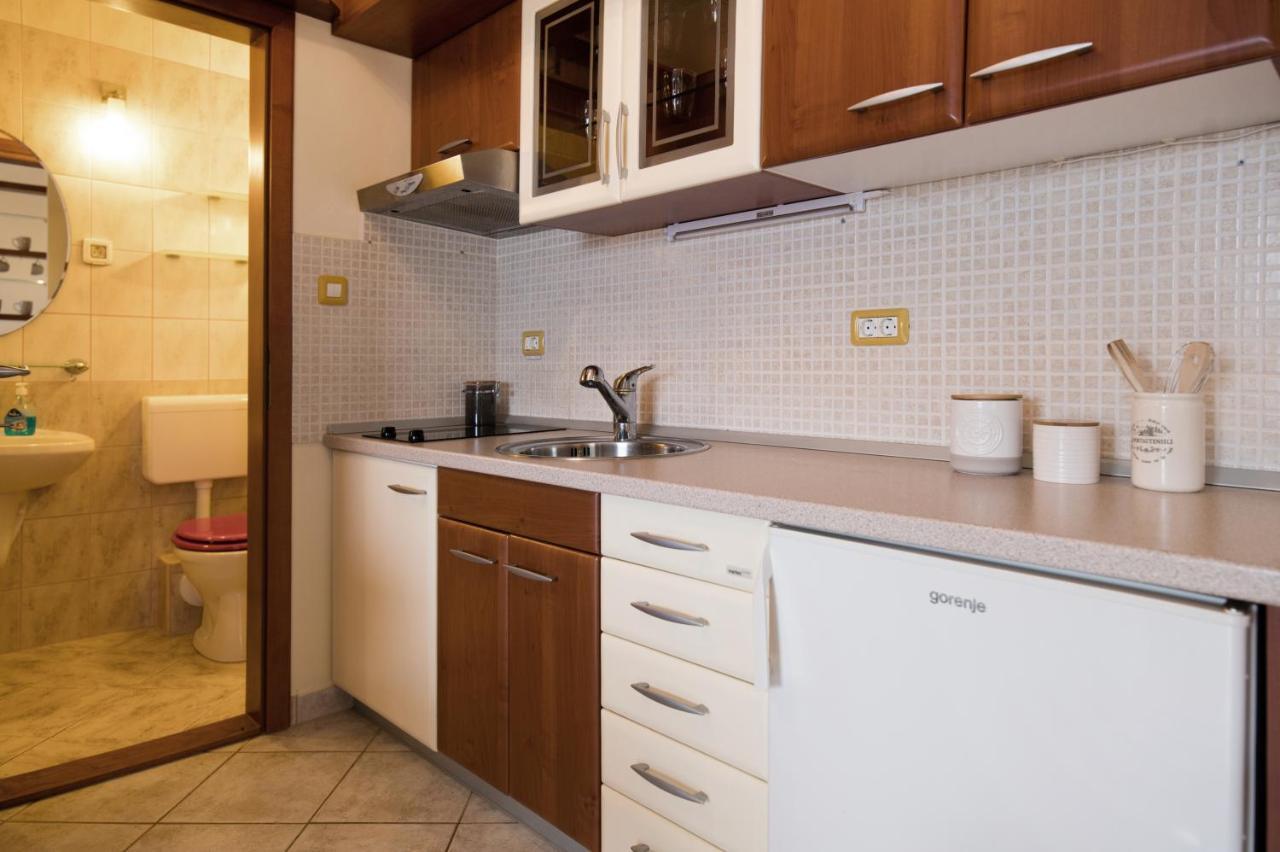 Apartman Mediterraneo Supetar Zewnętrze zdjęcie